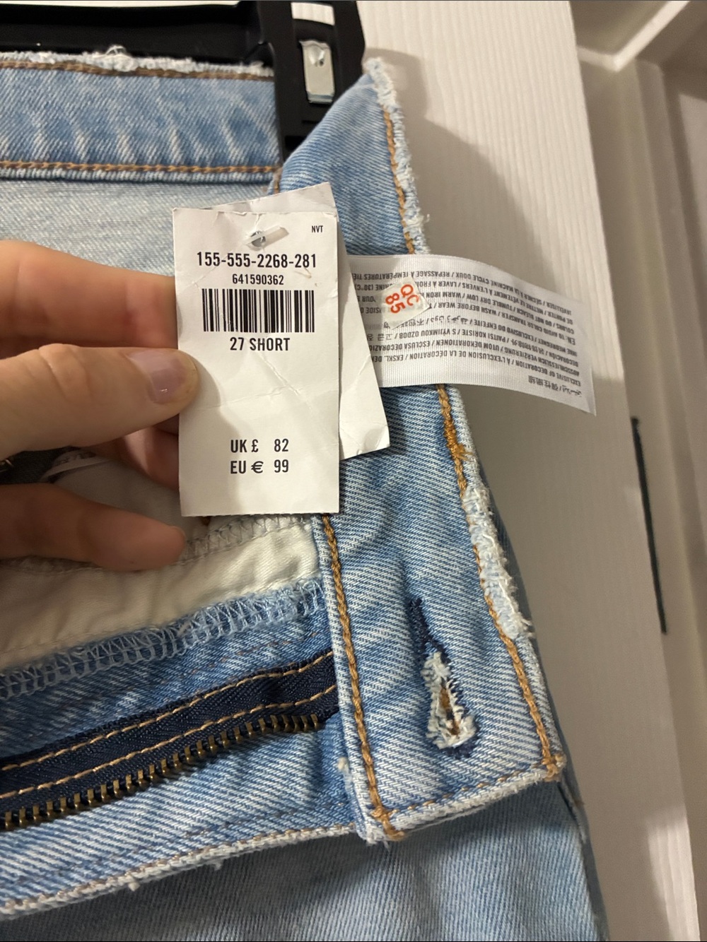 Abercrombie Skinny High rise - Light Wash (27/4 short) - Picture 2 of 4